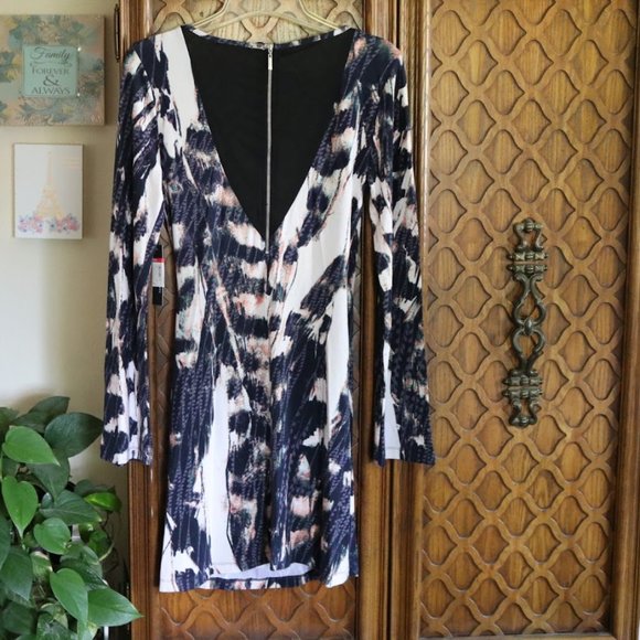 TART Collections Bell Sleeve Printed Surplice Dress - Size XS, NWT! - Picture 7 of 16